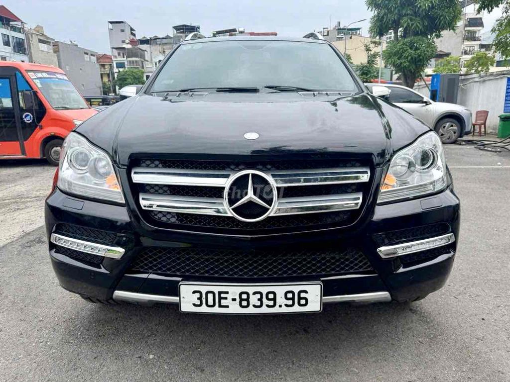 Mercedes-Benz 2010 - ảnh 1