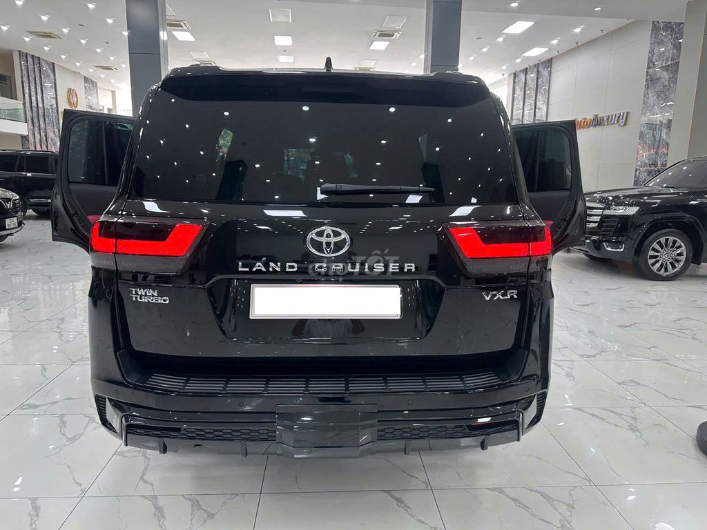 Toyota Land Cruiser LC300 2026 - ảnh 3