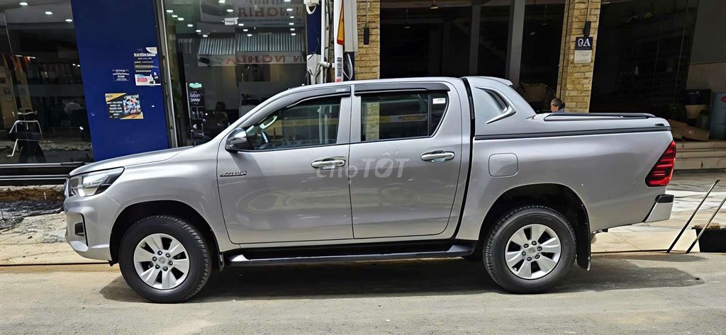 Toyota Hilux 2018 - ảnh 1