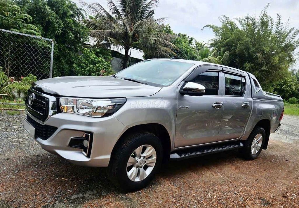 Toyota Hilux 2018 - ảnh 2