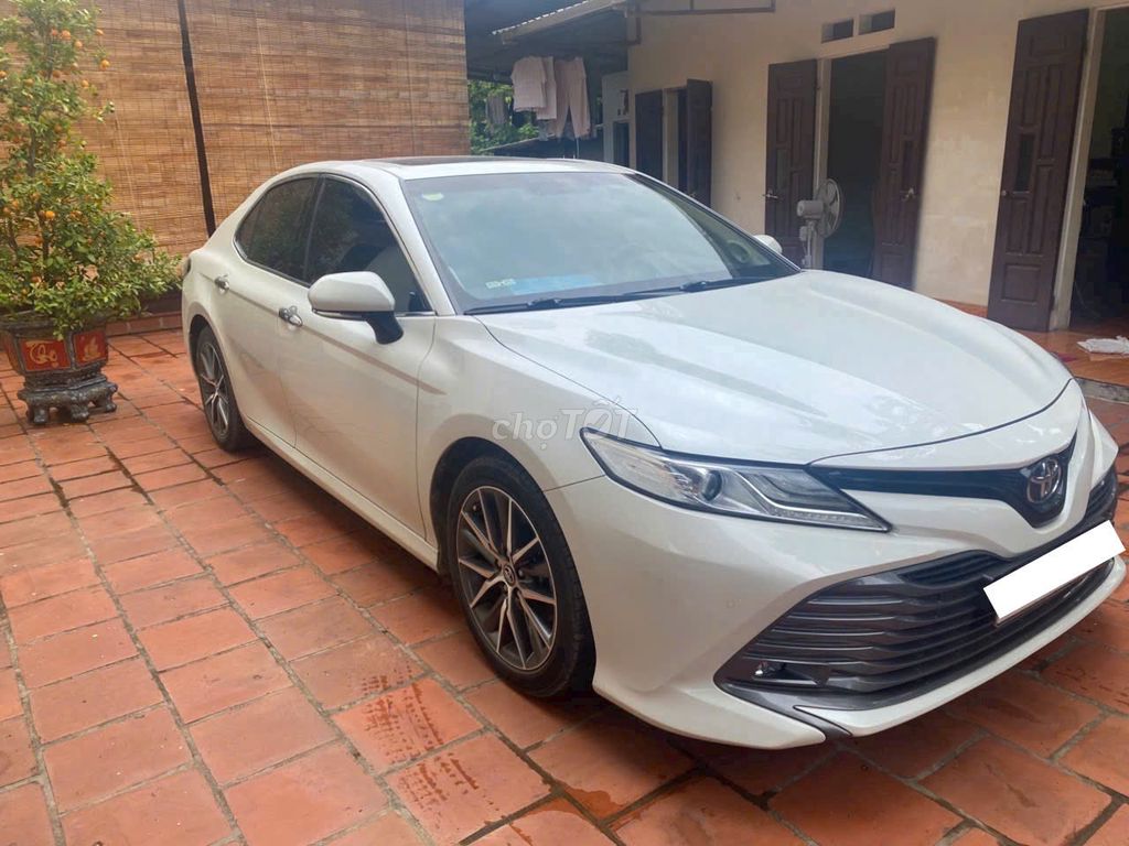 Toyota Camry 2.5Q 2021 - ảnh 2