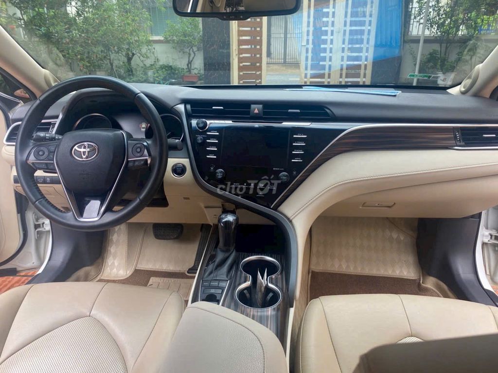 Toyota Camry 2.5Q 2021 - ảnh 4