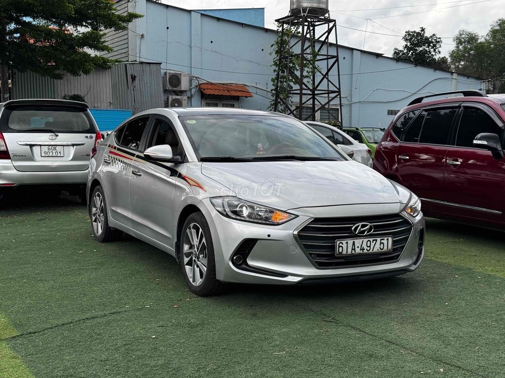 Hyundai Elantra 2018 - ảnh 1