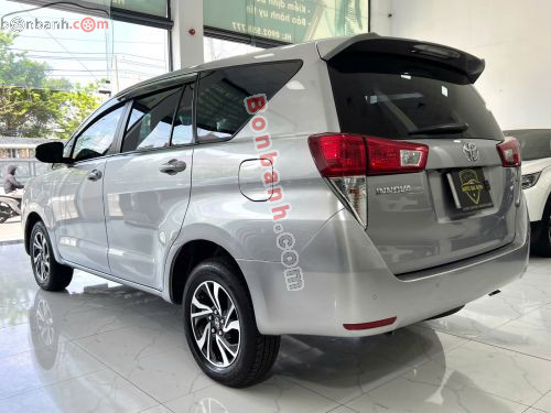 Toyota Innova E 2.0 MT 2022 - ảnh 4