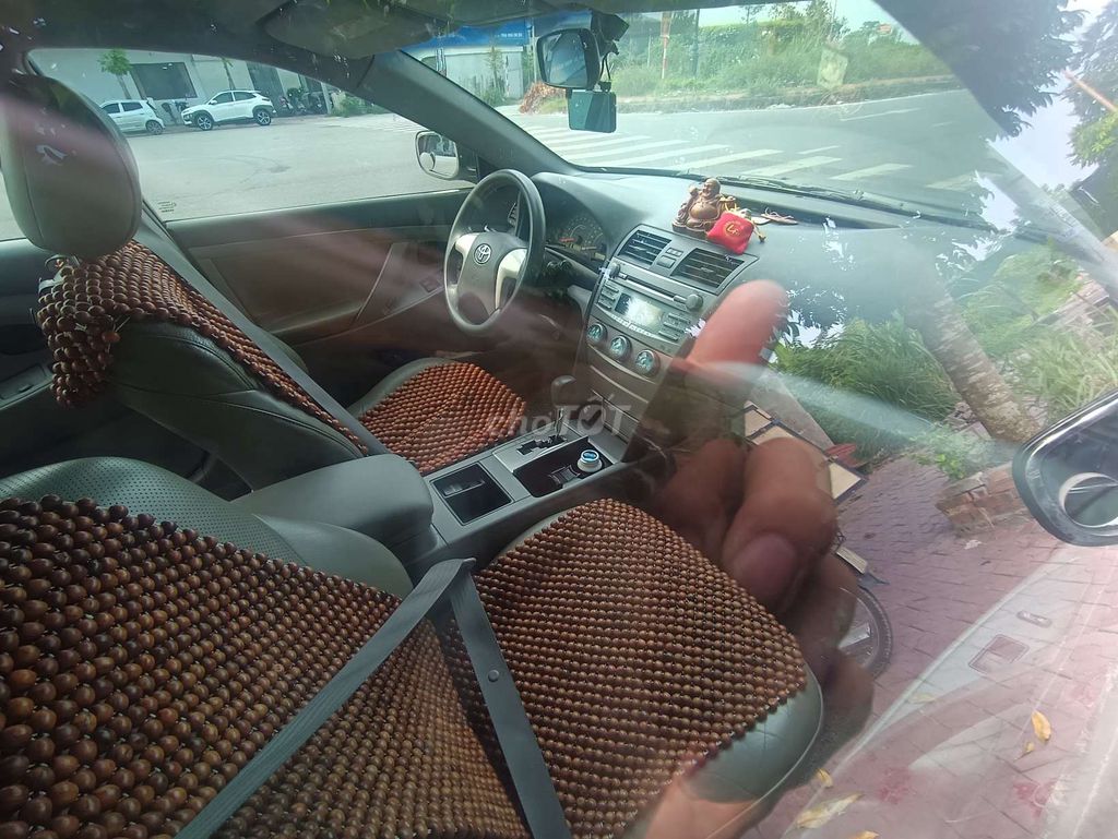 Toyota Camry - ảnh 1