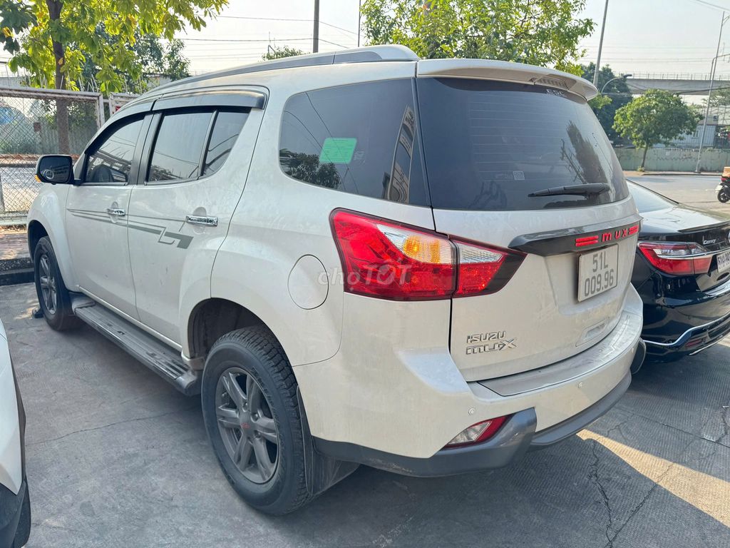 Isuzu - ảnh 1