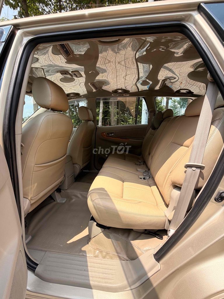 Toyota Innova 2010 - ảnh 5