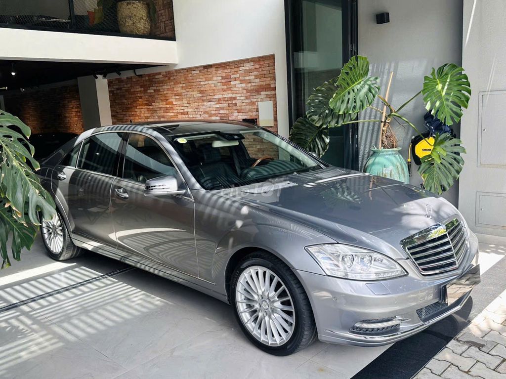 Mercedes-Benz 2011 - ảnh 2
