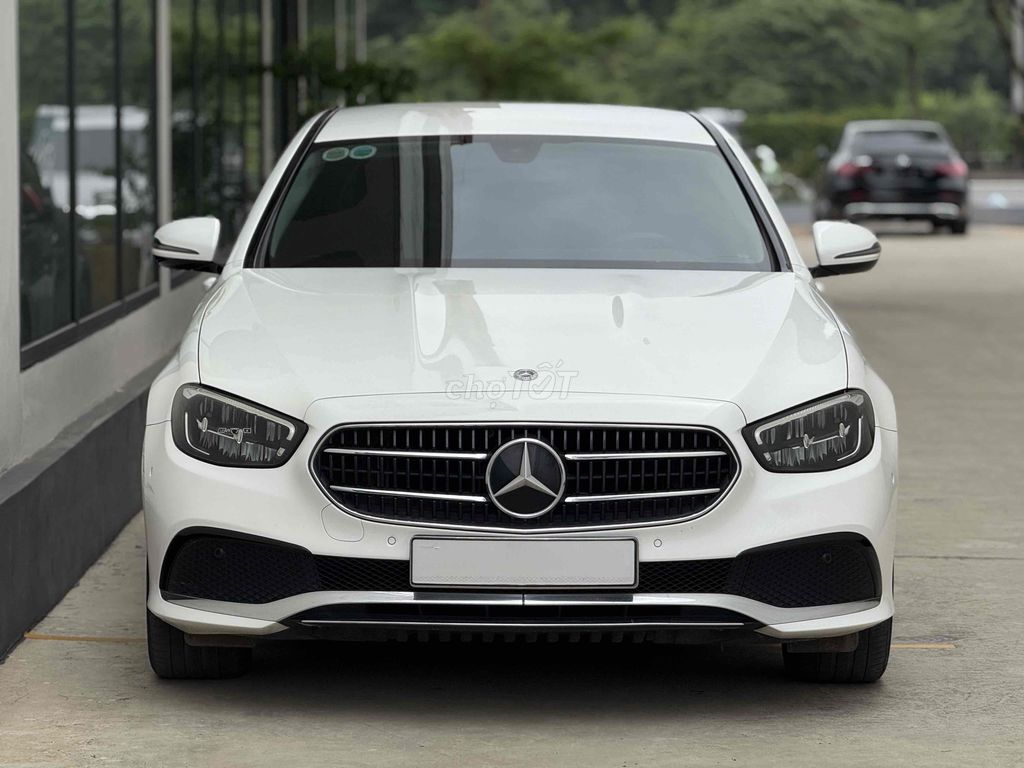 Mercedes-Benz 2021 - ảnh 1
