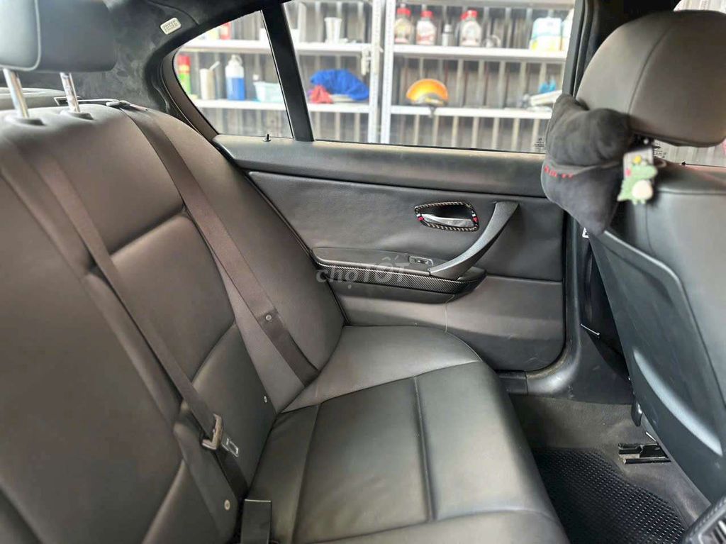 BMW 3 Series - ảnh 3