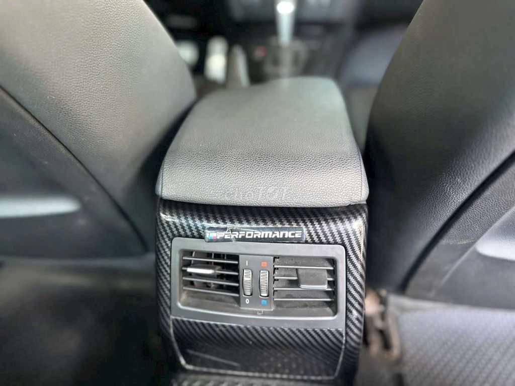BMW 3 Series - ảnh 4