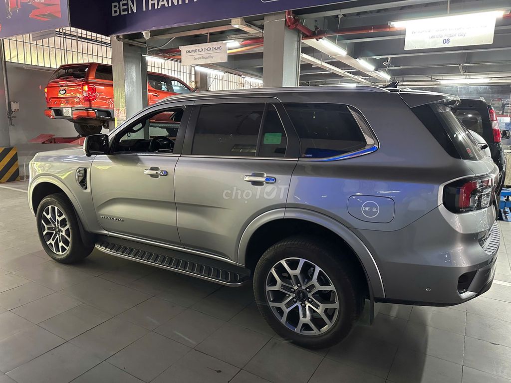 Ford Everest 2023 - ảnh 2