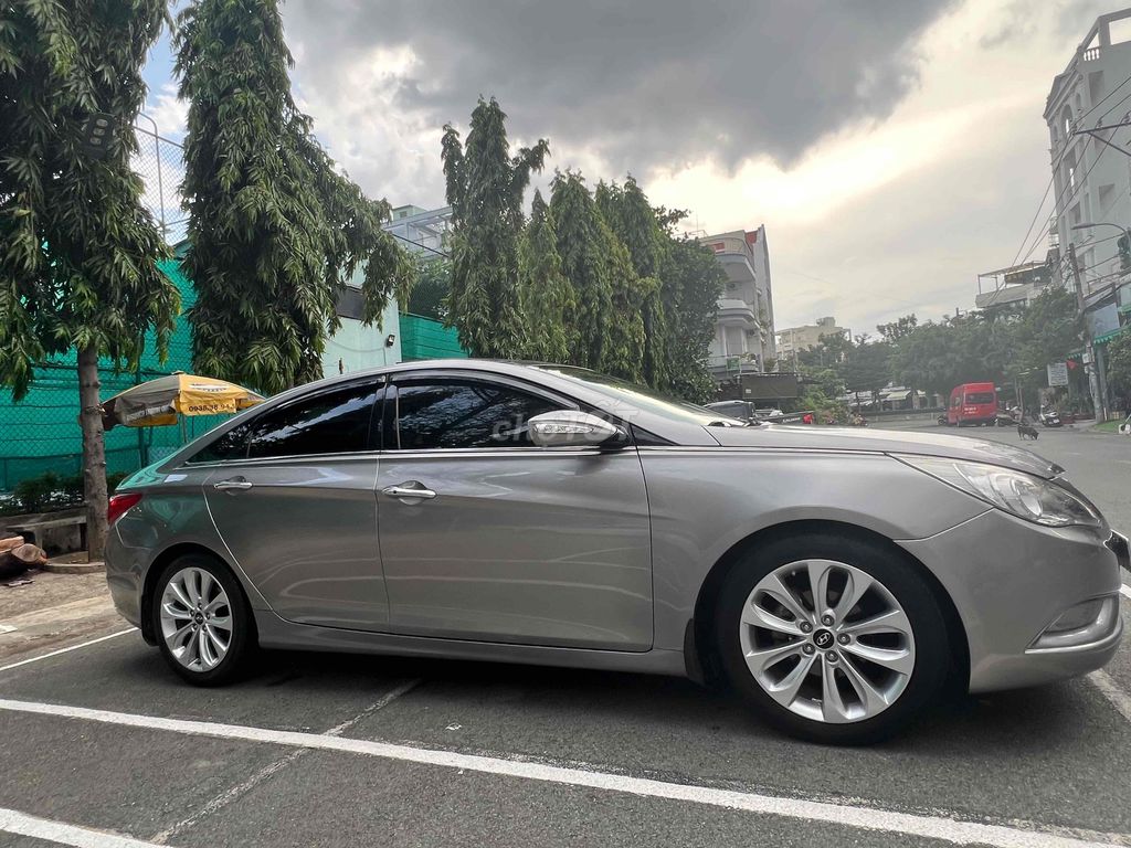 Hyundai Sonata 2011 - ảnh 2