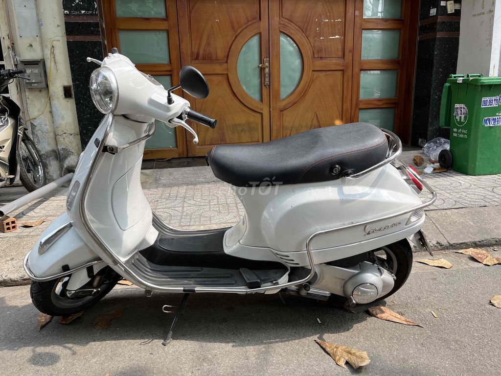 Piaggio Vespa 2012 - ảnh 1