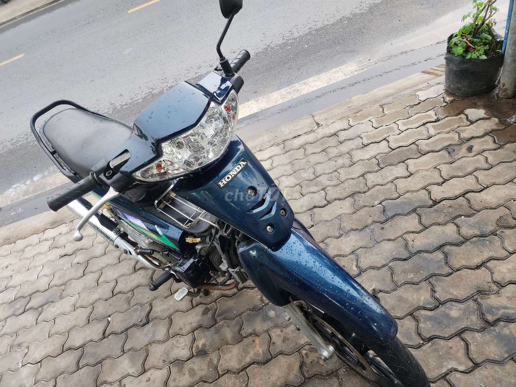 Piaggio Vespa 2011 - ảnh 3