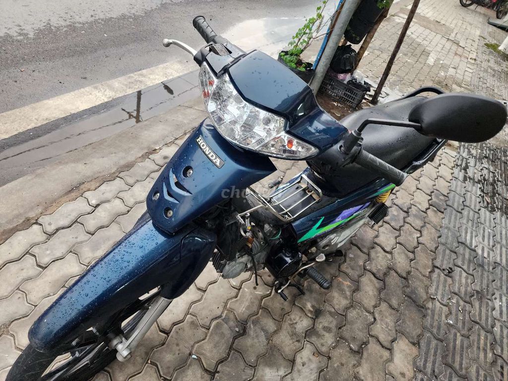 Piaggio Vespa 2011 - ảnh 4