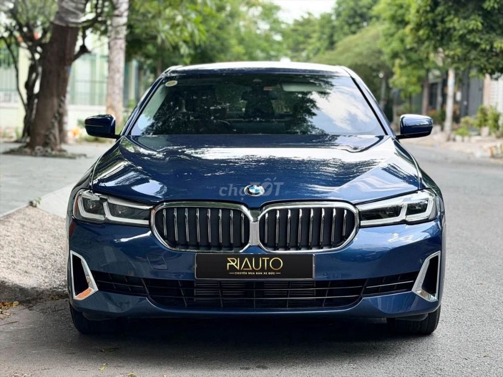 BMW 5 Series 2022 - ảnh 1