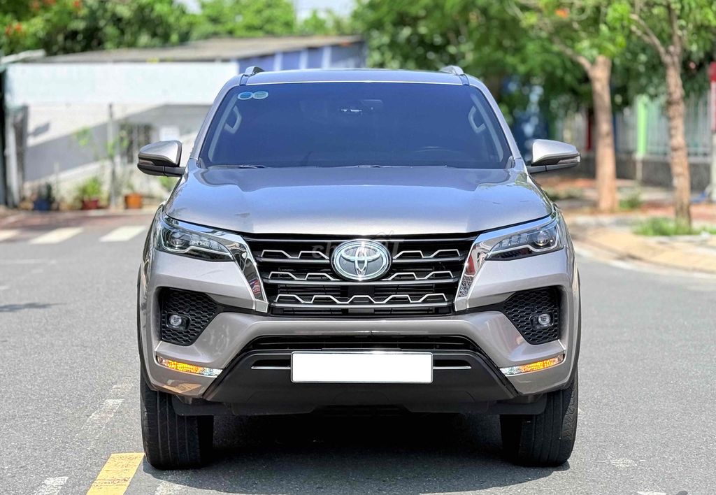 Toyota Fortuner 2021 - ảnh 1