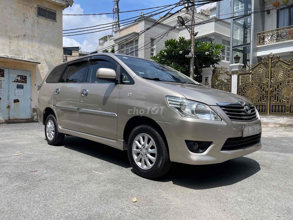 Toyota Innova 2013 - ảnh 2