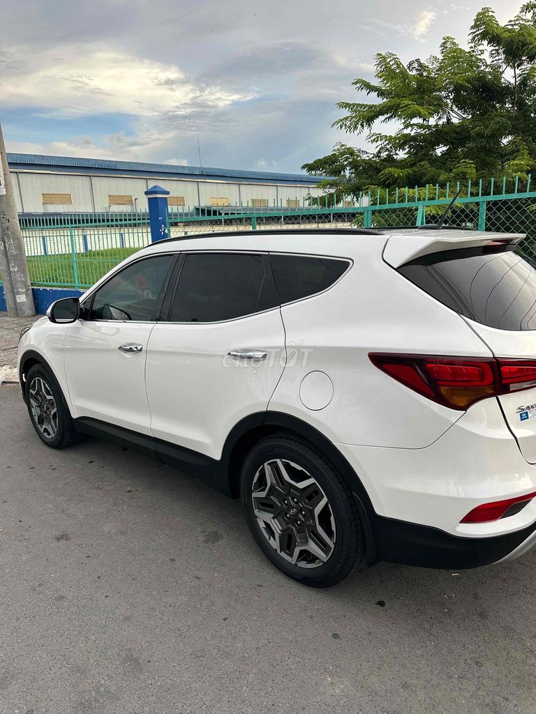 Hyundai Santa Fe - ảnh 5