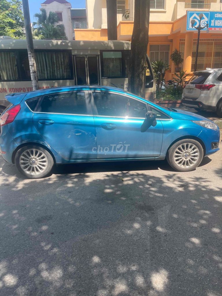 Ford Fiesta 2015 - ảnh 4