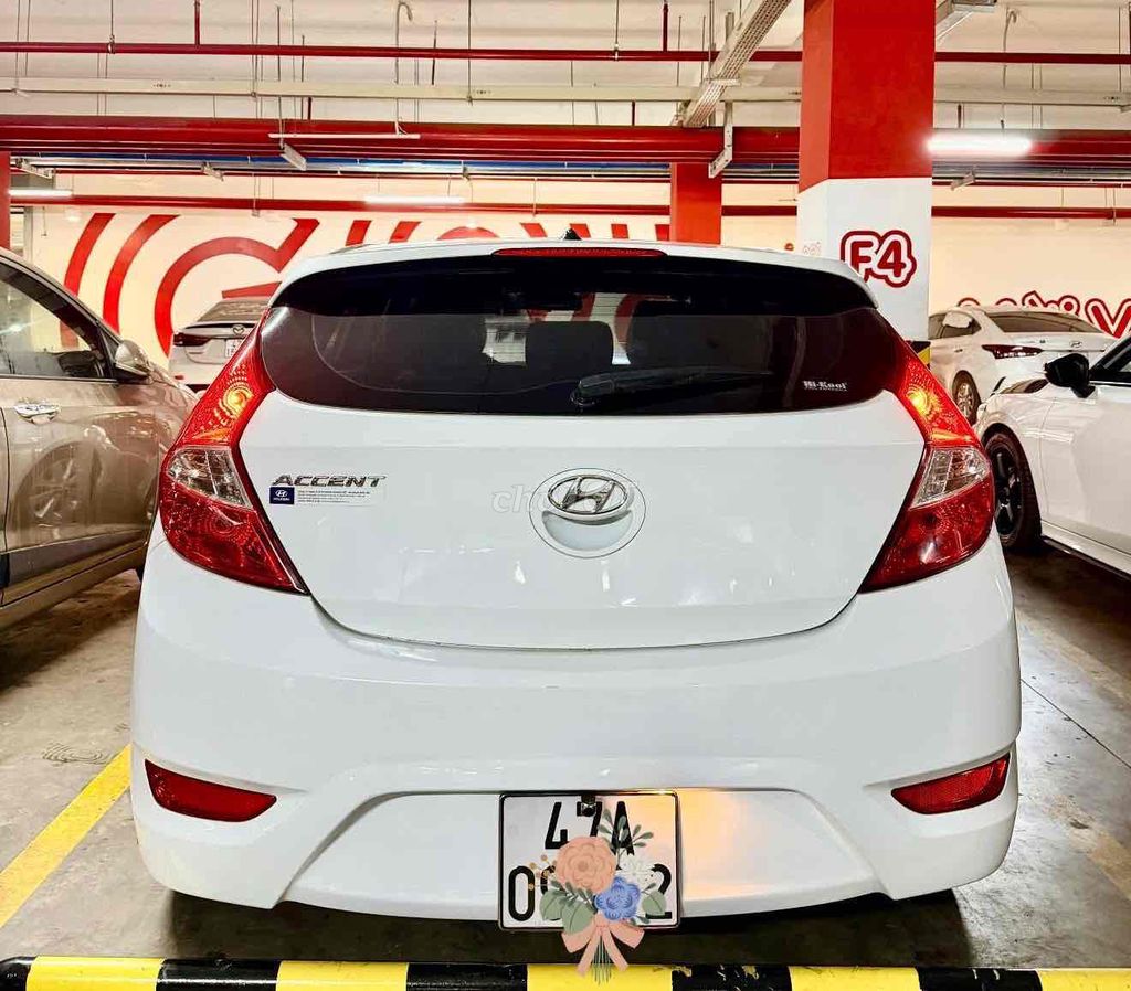 Hyundai Accent - ảnh 4