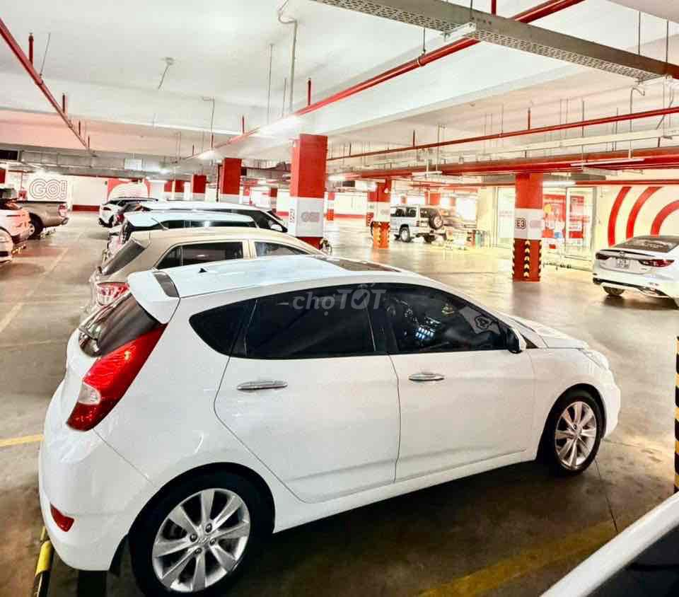 Hyundai Accent - ảnh 5