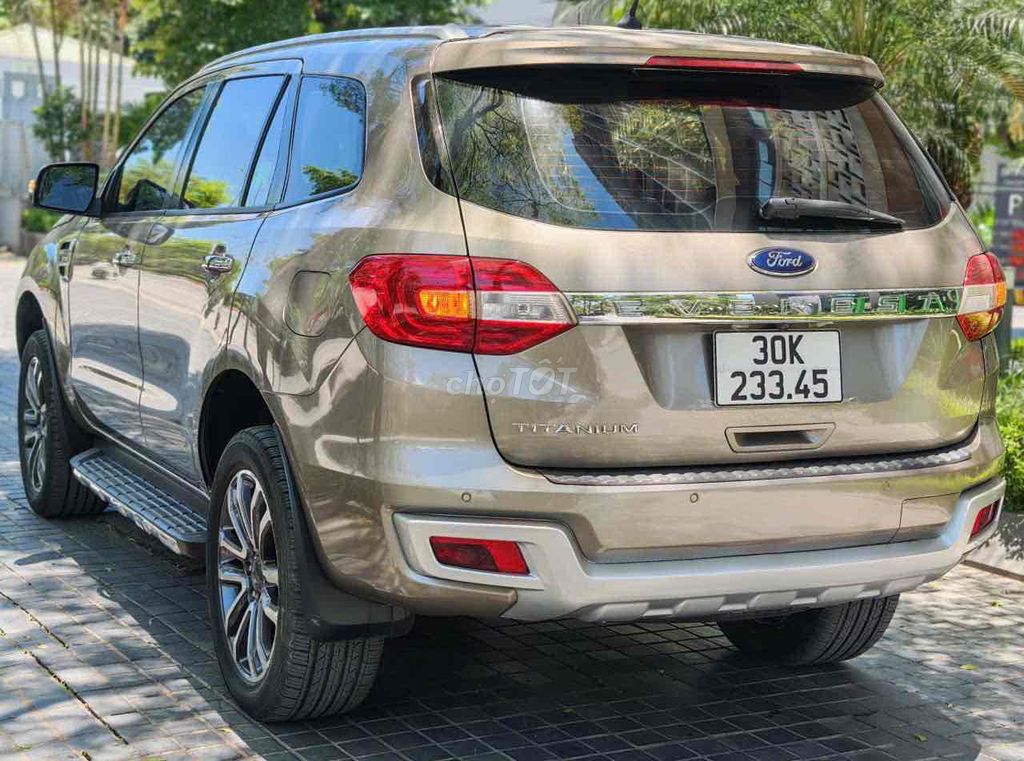 Ford Everest - ảnh 4