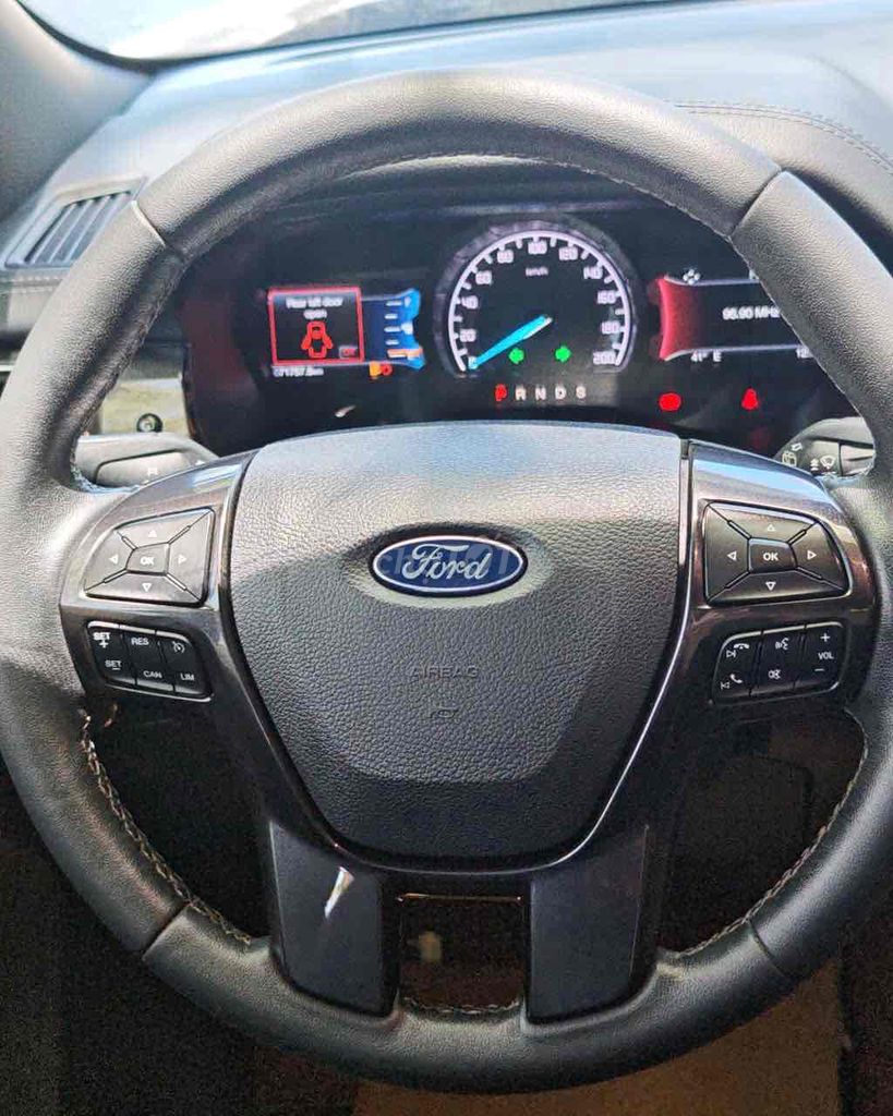 Ford Everest - ảnh 5