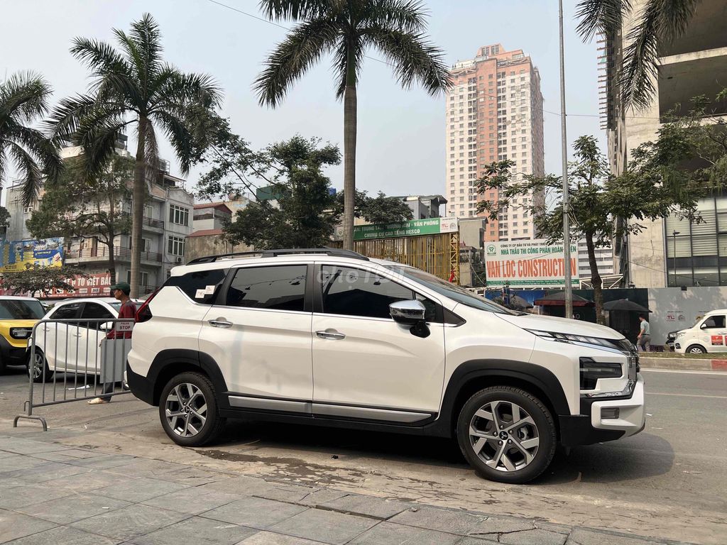 Mitsubishi Xpander Cross 2025 - ảnh 1