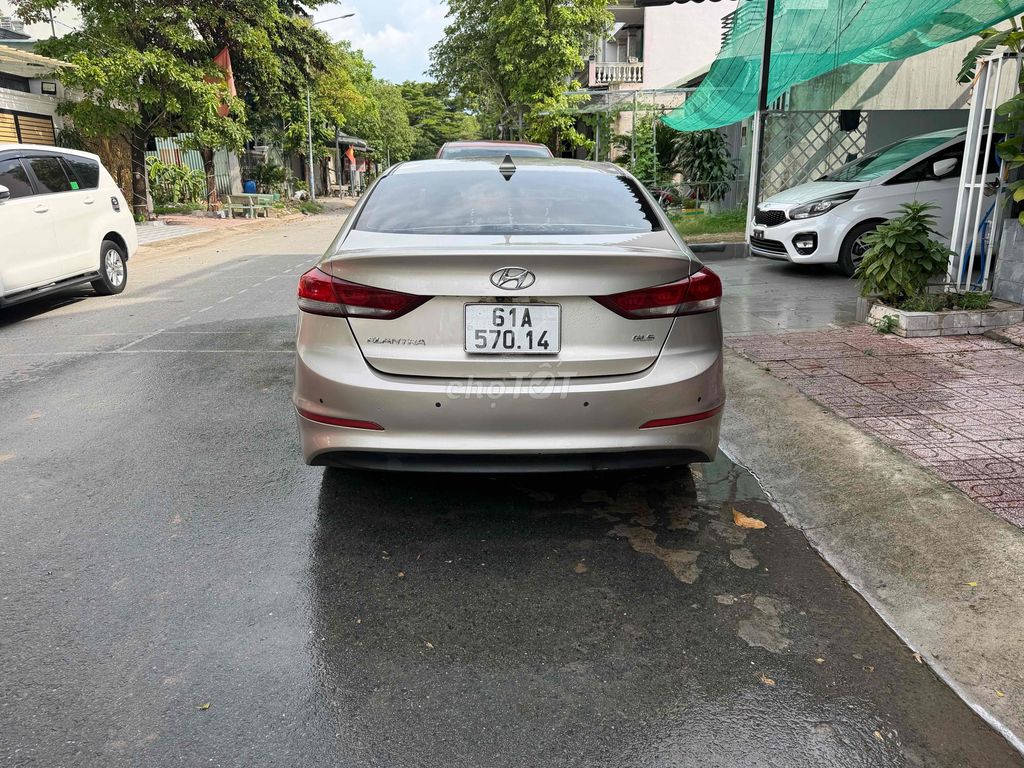 Hyundai Elantra 2018 - ảnh 2