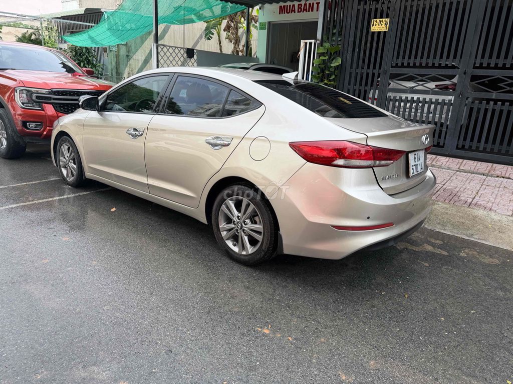 Hyundai Elantra 2018 - ảnh 3