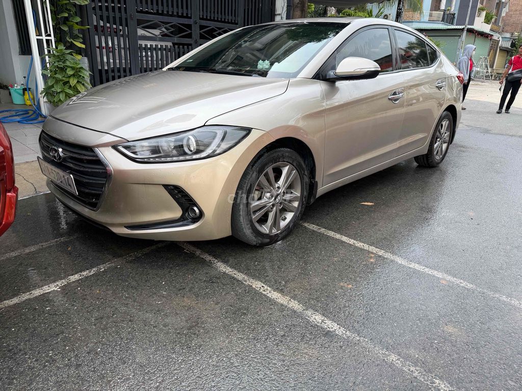 Hyundai Elantra 2018 - ảnh 4