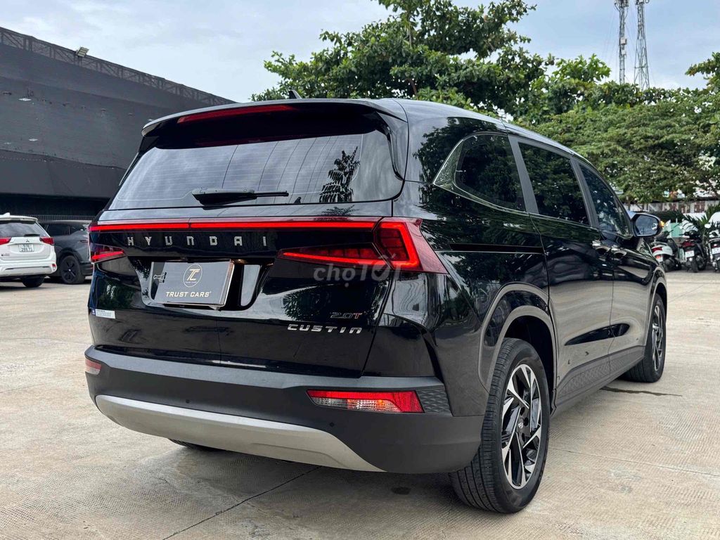 Hyundai Custin 2023 - ảnh 5