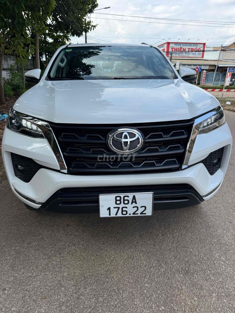 Toyota Fortuner 2021 - ảnh 1