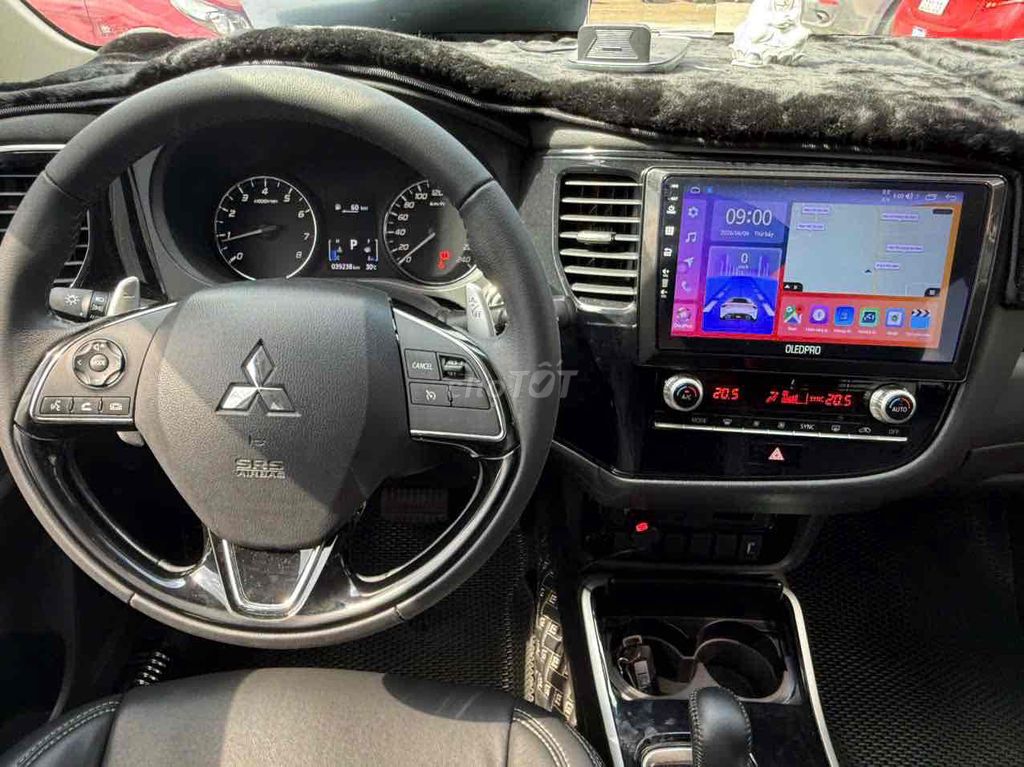 Mitsubishi Outlander 2021 - ảnh 5