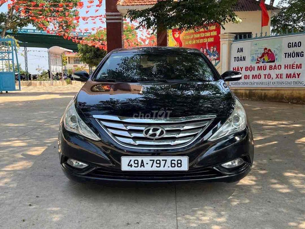 Hyundai Sonata 2011 - ảnh 2