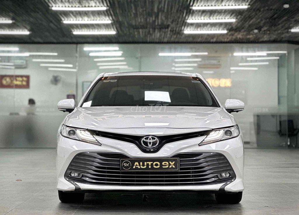 Toyota Camry 2.5Q 2020 - ảnh 2