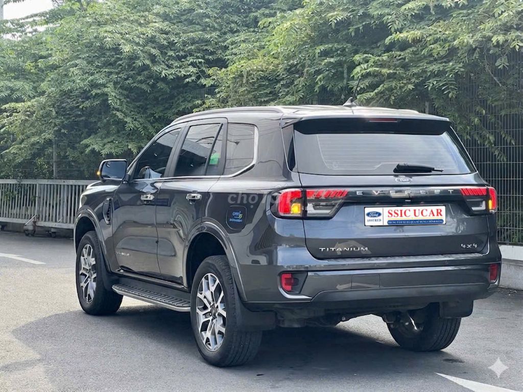Ford Everest 2025 - ảnh 2