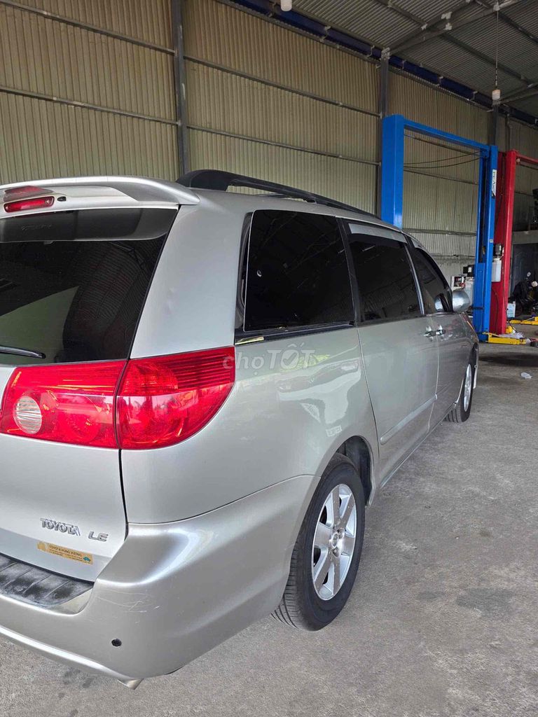 Toyota Sienna 2007 - ảnh 3