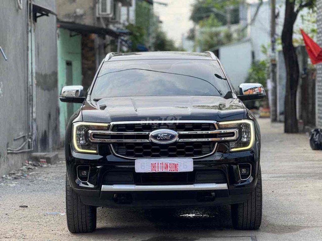 Ford Everest 2022 - ảnh 1