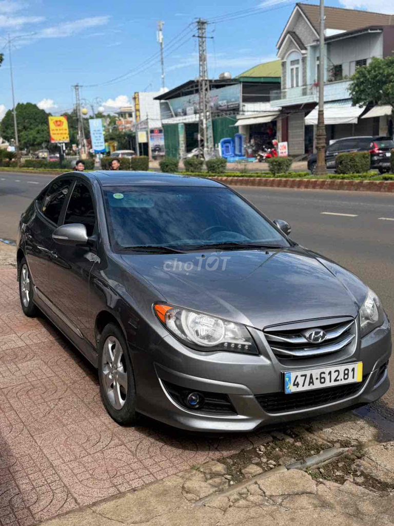 Hyundai Avante 2011 - ảnh 2