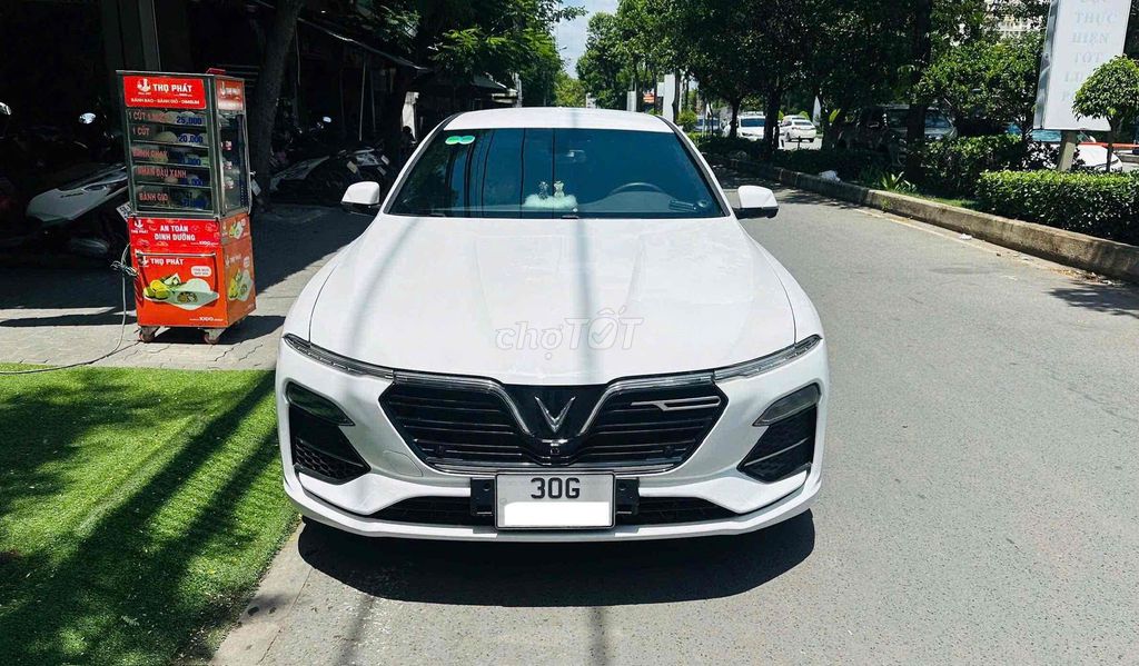 VinFast Lux A2.0 2020 - ảnh 1