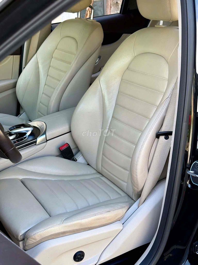 Mercedes-Benz GLC 2018 - ảnh 3