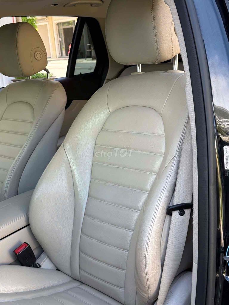 Mercedes-Benz GLC 2018 - ảnh 5