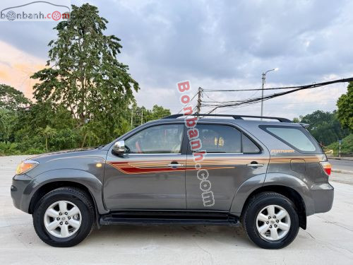 Toyota Fortuner 2.5G 2010 - ảnh 4