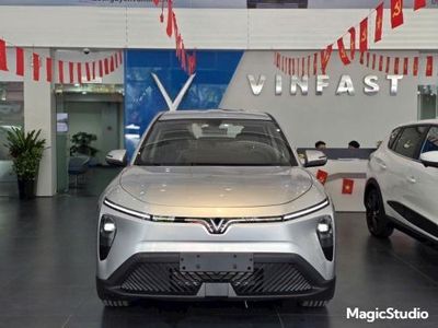 VinFast Limo Green AT 2026 - ảnh 1