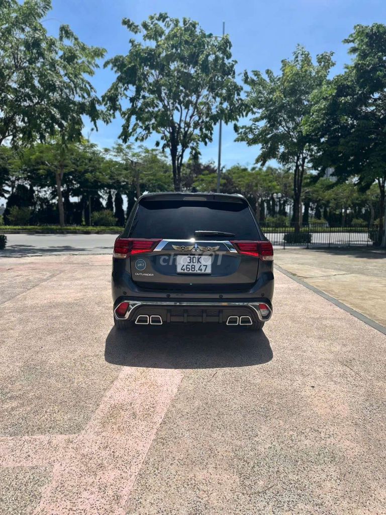 Mitsubishi Outlander - ảnh 2