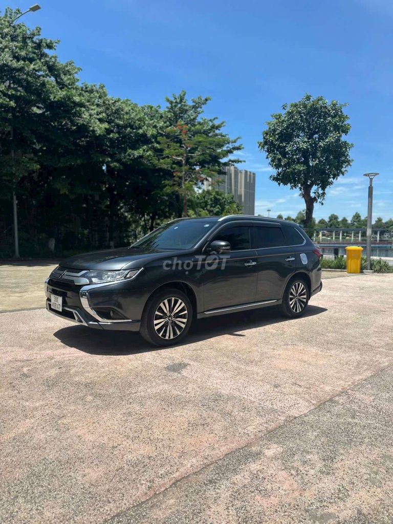 Mitsubishi Outlander - ảnh 3
