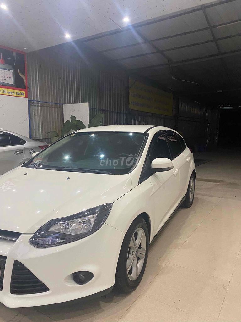 Ford Focus - ảnh 2